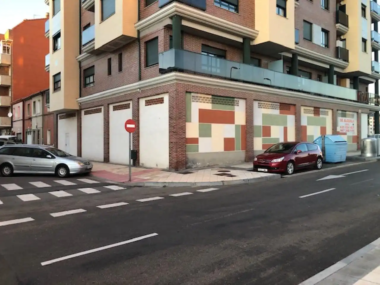 Local comercial en venda a Calle Jose Aguado 48 24005 Leon