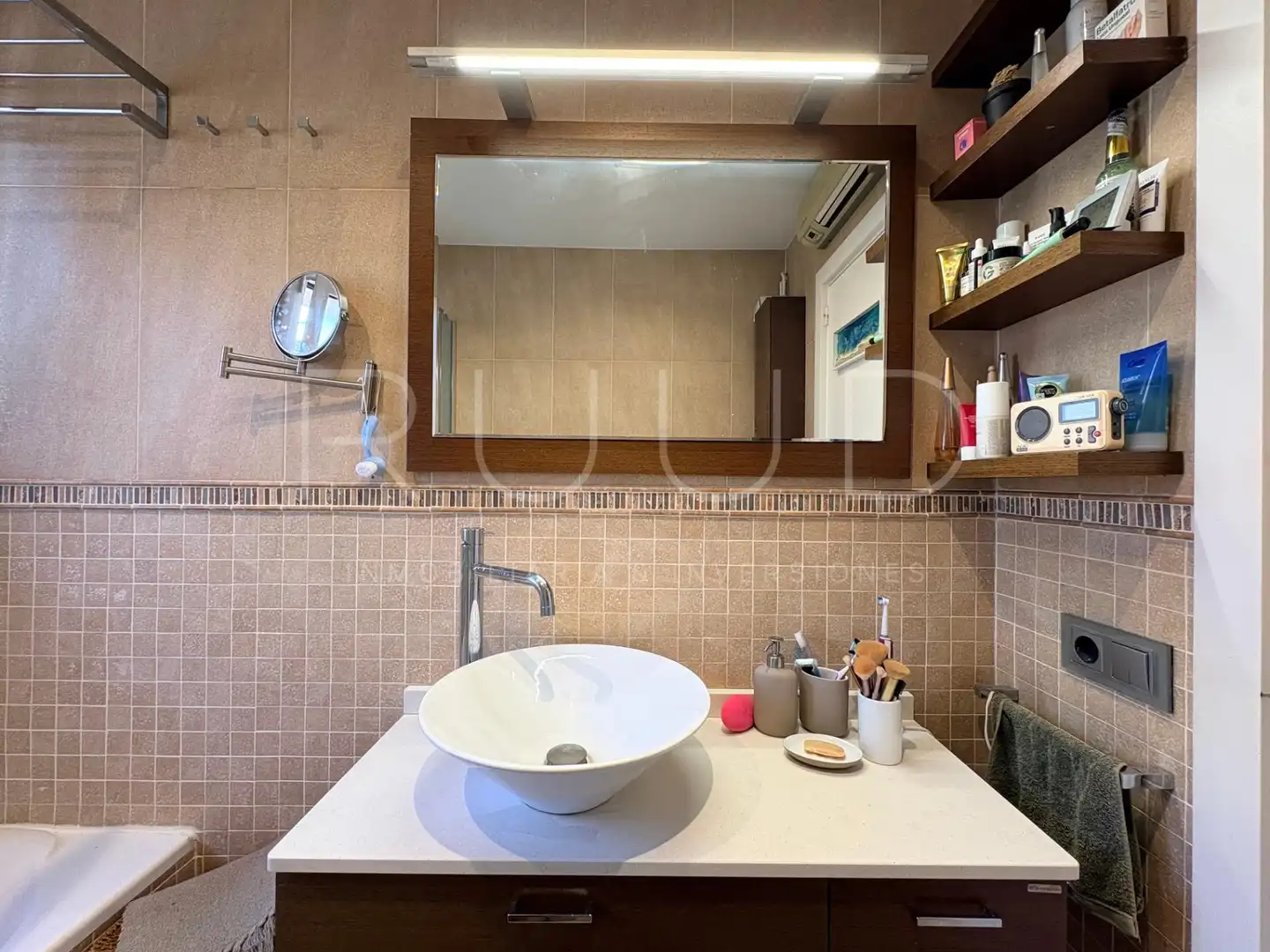 Bathroom of Flat for sale in Castelldefels  with Air Conditioner, Heating and Parquet flooring