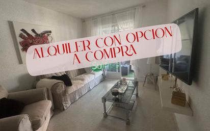 Sala d'estar de Casa o xalet en venda en Seseña amb Calefacció, Jardí privat i Terrassa