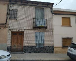 Vista exterior de Casa adosada en venda en Campo de Criptana