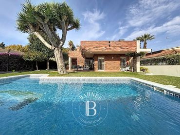 Casa con piscina en venta en Sant Vicenç platja