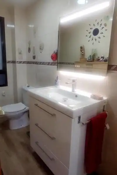 Baño de Planta baja en venta en Alicante / Alacant con Aire acondicionado, Terraza y Piscina comunitaria