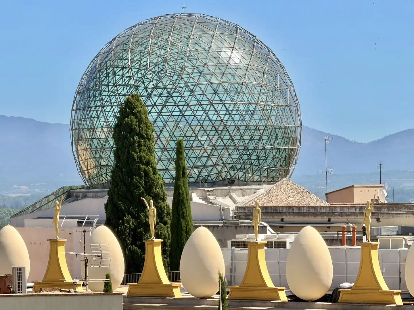 Vista exterior de Piso en venta en Figueres con Calefacción, Terraza y Horno
