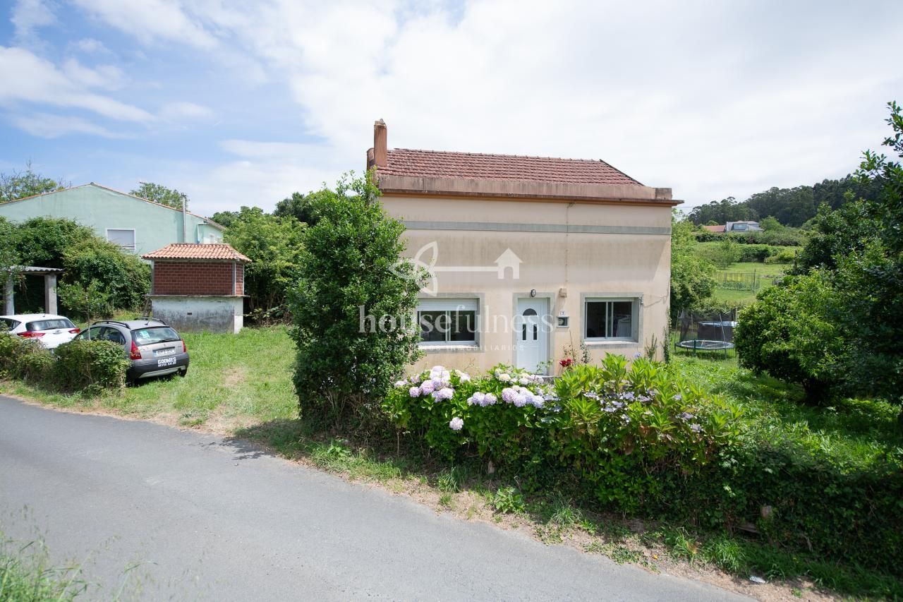 Vista exterior de Casa o xalet en venda en Cariño amb Jardí privat