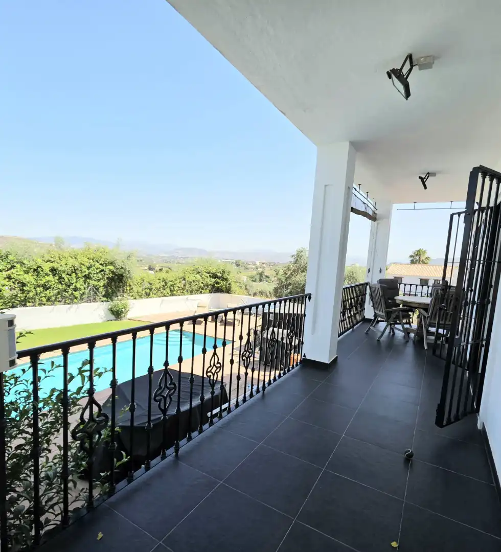 Terrassa de Casa o xalet en venda en Alhaurín El Grande amb Aire condicionat, Jardí privat i Terrassa