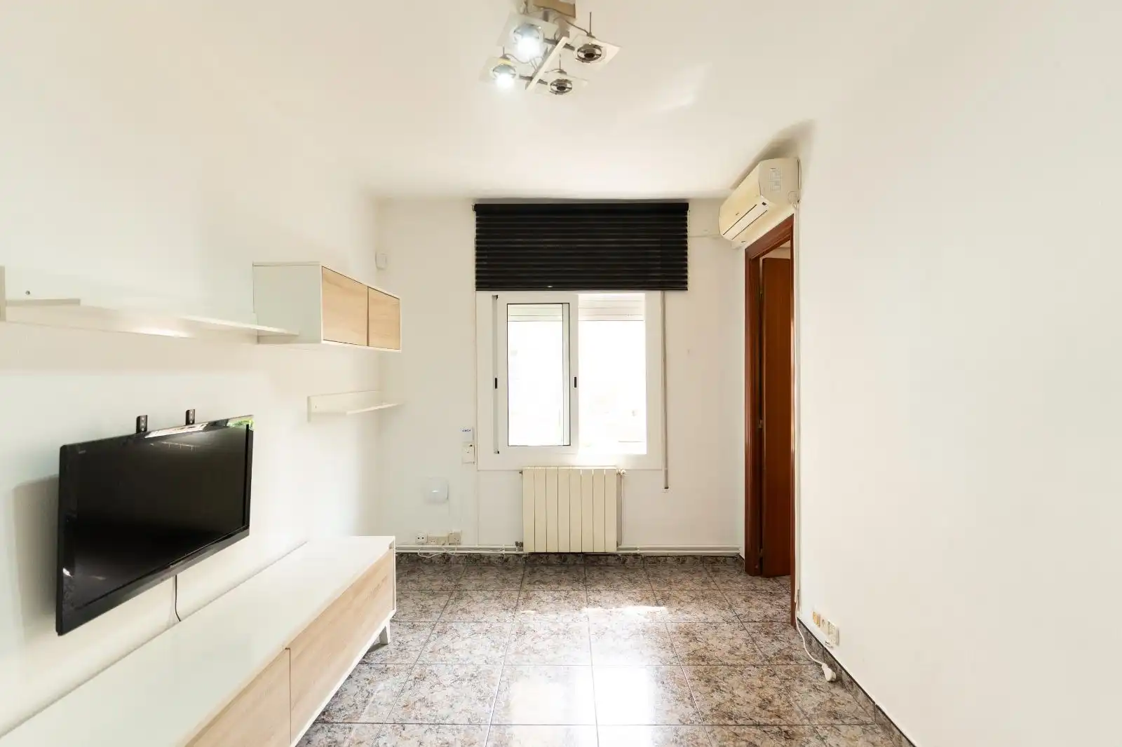 Sala de estar de Apartamento en venta en L'Hospitalet de Llobregat con Aire acondicionado y Calefacción