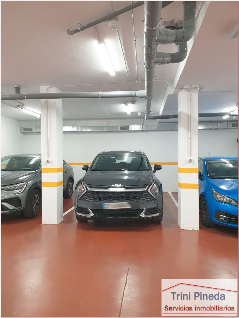 Parking of Flat for sale in  Sevilla Capital  with Air Conditioner, Terrace and Storage room