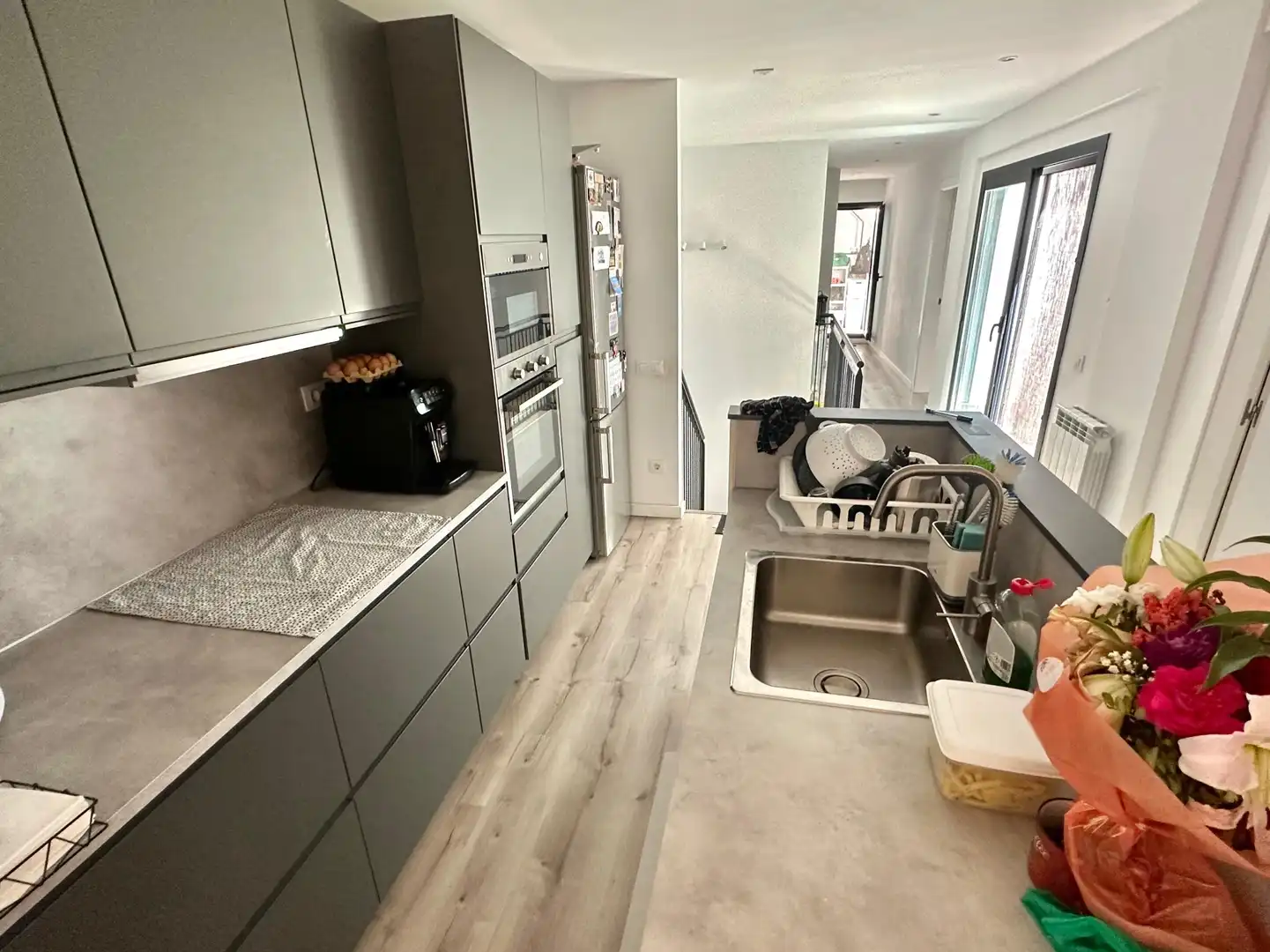 Kitchen of Detached homes for sale in Santa Coloma de Gramenet  with Air Conditioner, Heating and Parquet flooring