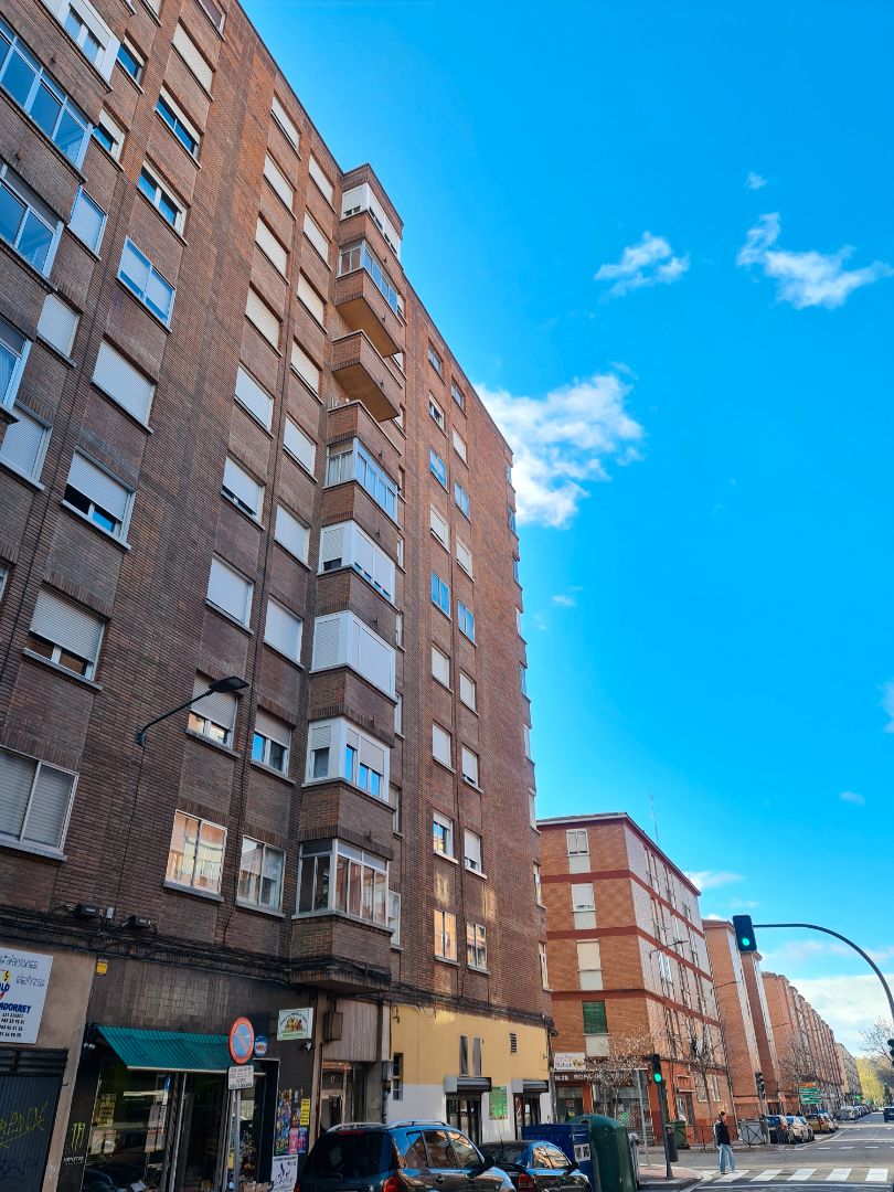 Vista exterior de Piso en venta en Valladolid Capital con Terraza