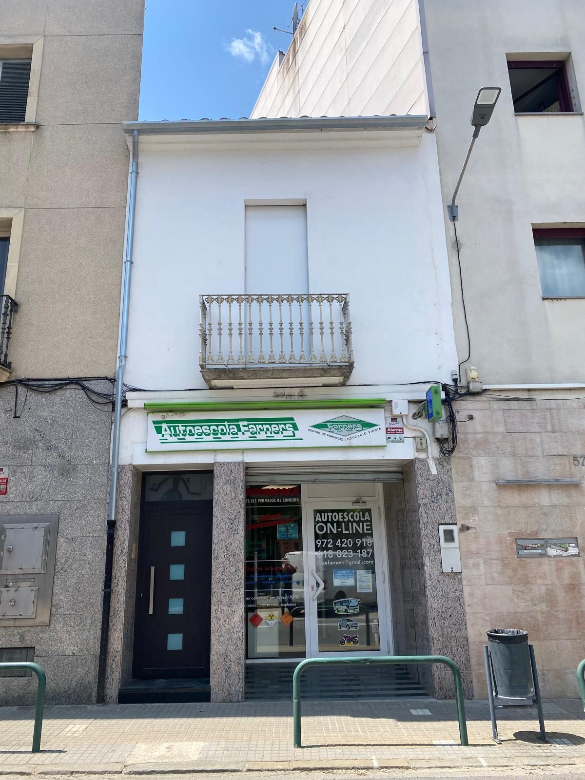 Casa adosada en venda en Anglès
