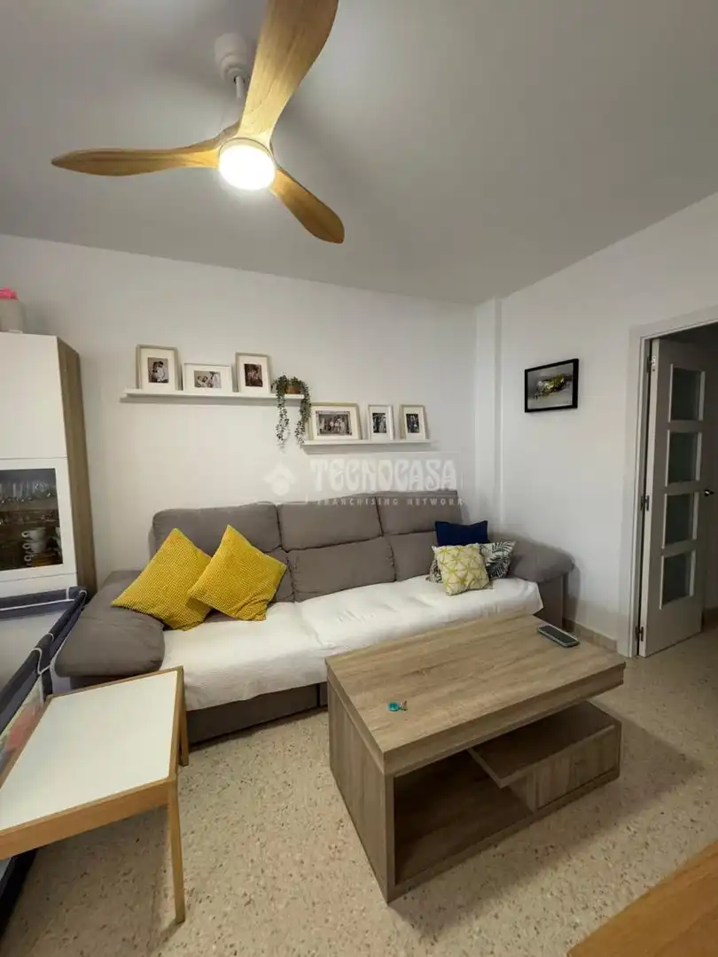 Piso en venta en Colores - Entreparques, Este - Alcosa- Torreblanca