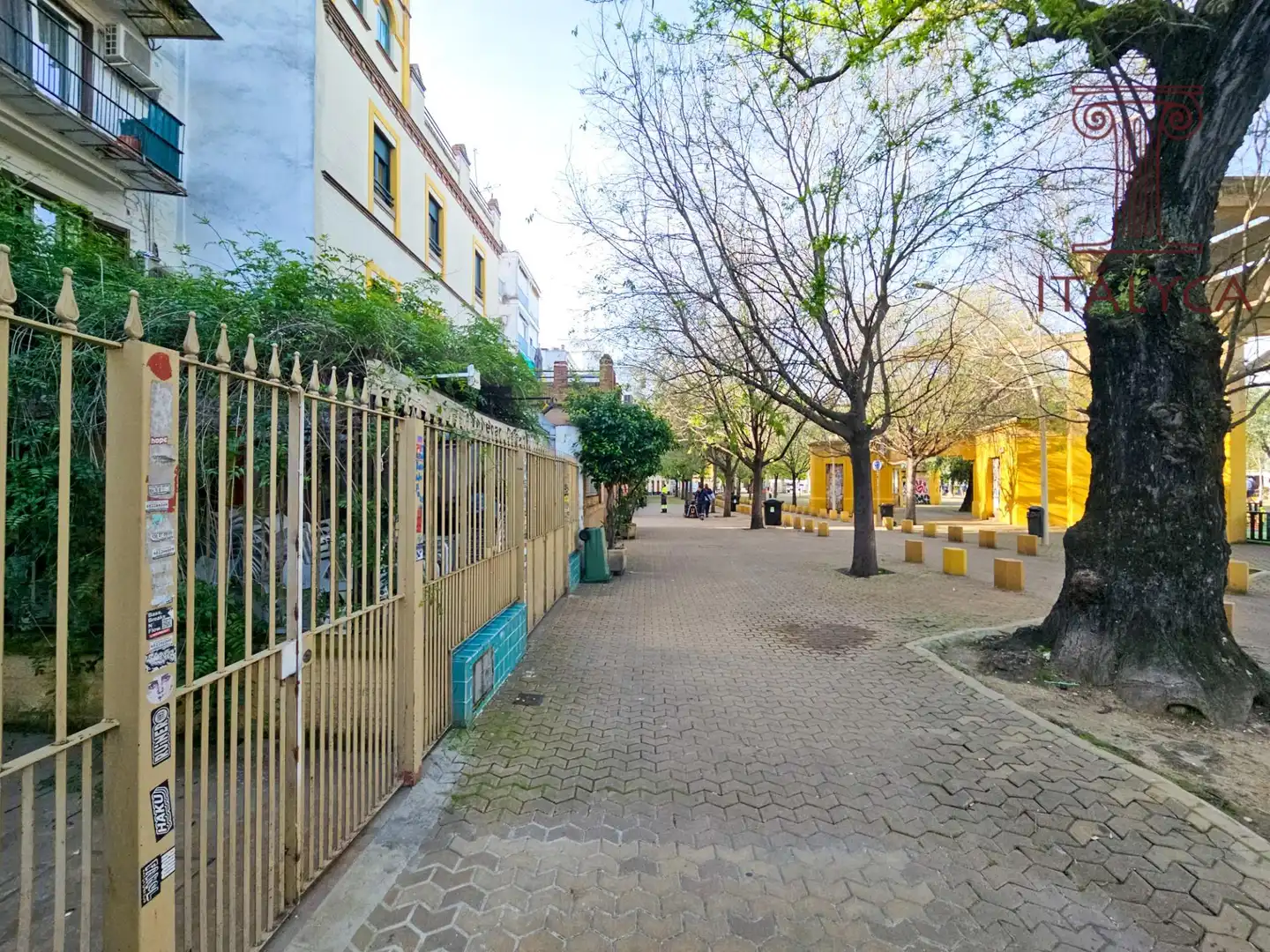 Exterior view of Flat for sale in Sevilla  with Air Conditioner, Heating and Terrace