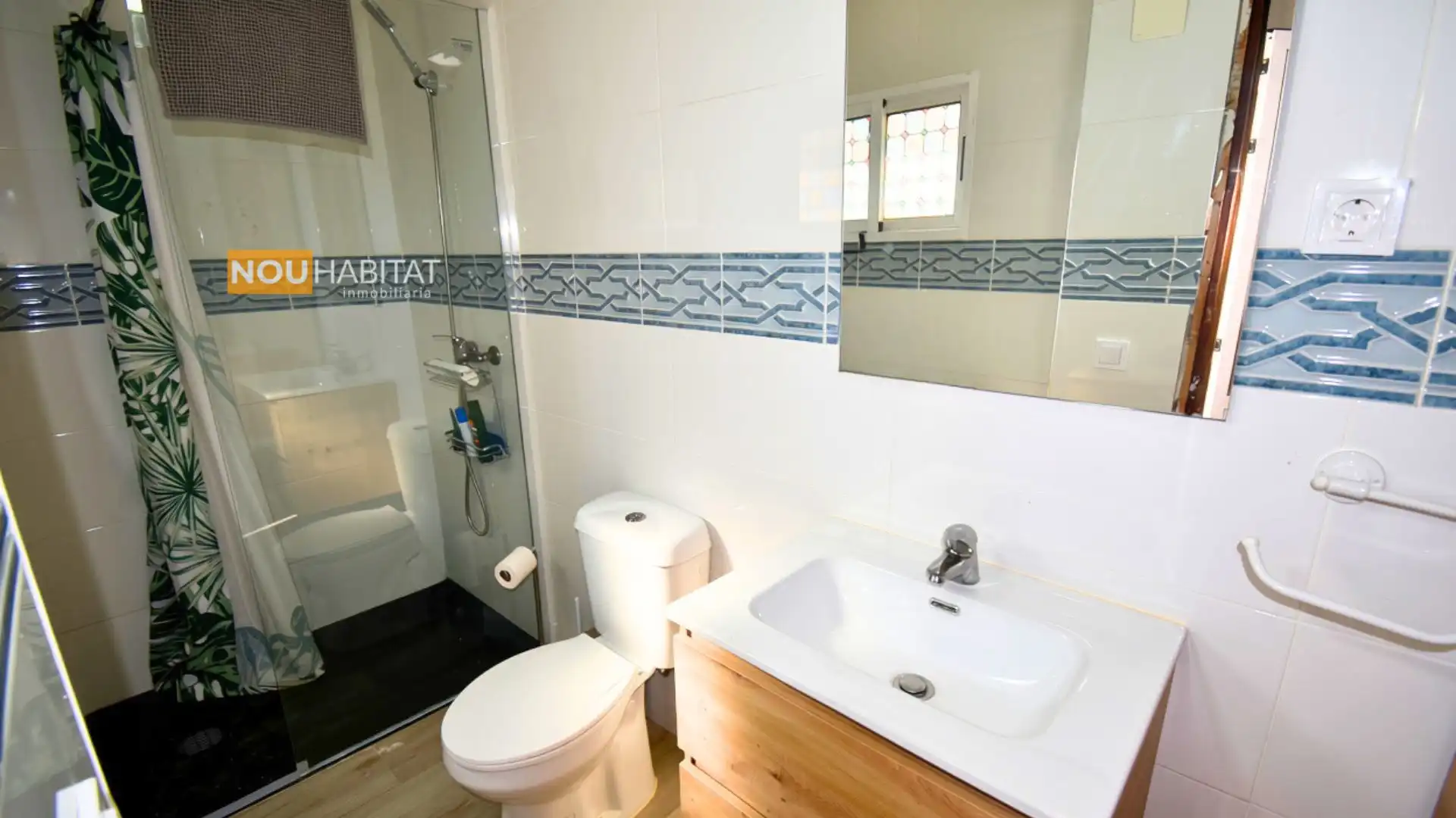Casa amb terrassa en venda a Montserrat, imagen 4