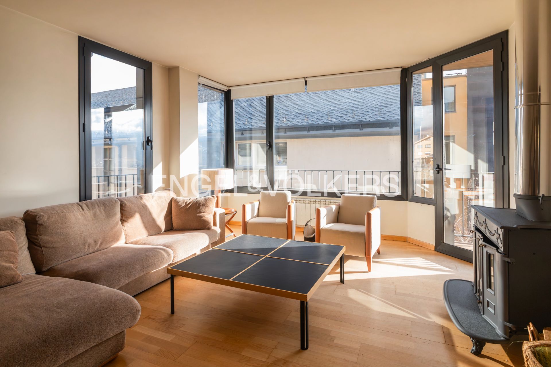 Sala d'estar de Dúplex en venda en Puigcerdà amb Calefacció, Parquet i Traster