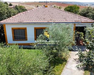 Vista exterior de Casa o xalet en venda en Matilla de los Caños del Río amb Terrassa i Moblat