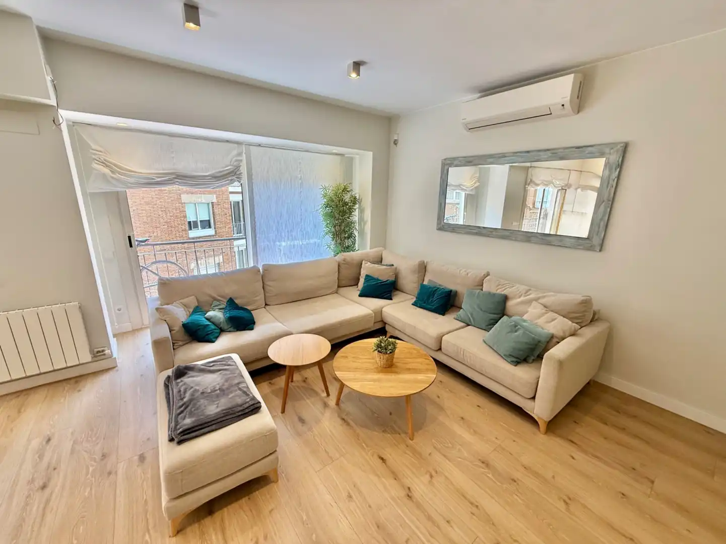 Sala de estar de Piso de alquiler en Barcelona con Aire acondicionado, Calefacción y Parquet