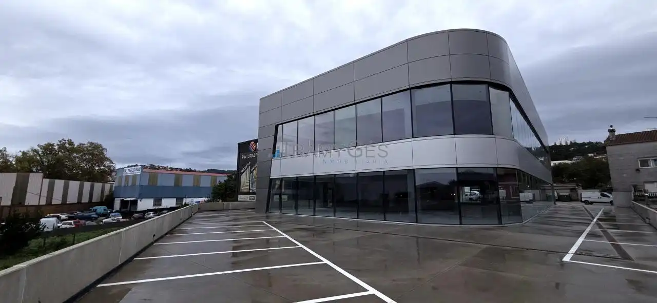 Außenansicht von Fabrikhallen zur Miete in Vigo 