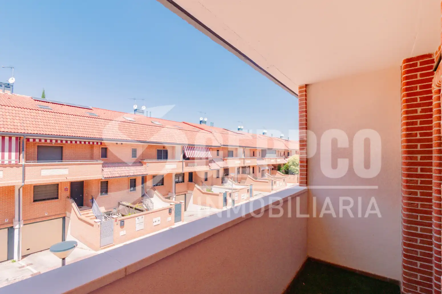 Terraza de Casa adosada en venta en Alcalá de Henares con Calefacción, Terraza y Piscina comunitaria