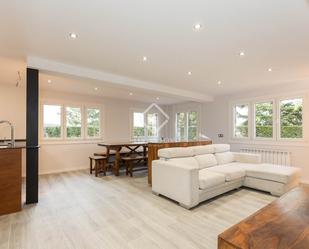 Wohnzimmer von Wohnung zum verkauf in Das mit Heizung, Privatgarten und Abstellraum