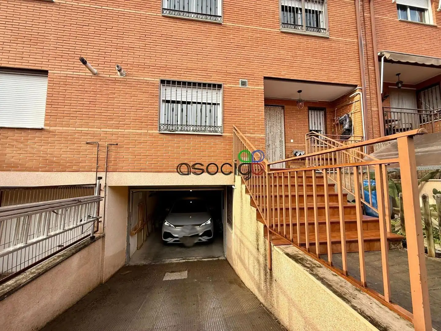 Exterior view of Detached homes for sale in Chiloeches  with Heating, Private garden and Swimming Pool