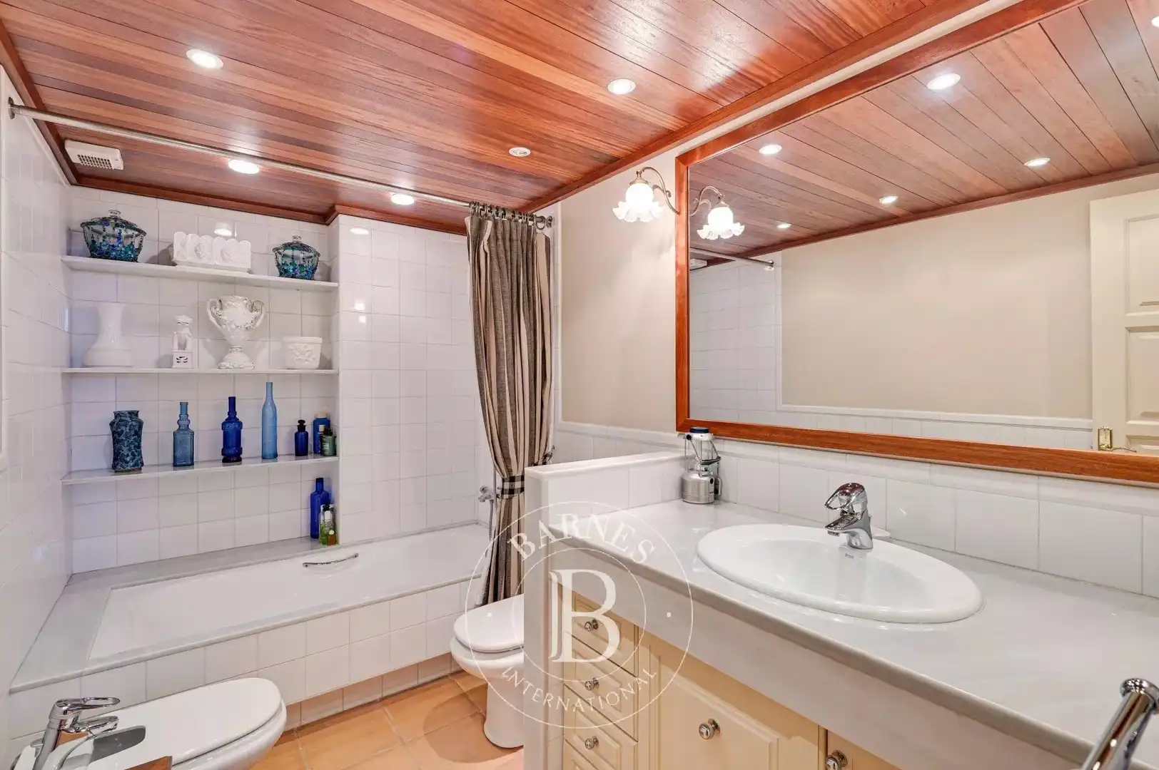 Bathroom of Country homes for sale in Torrent (Girona)  with Private garden, Terrace and Swimming Pool