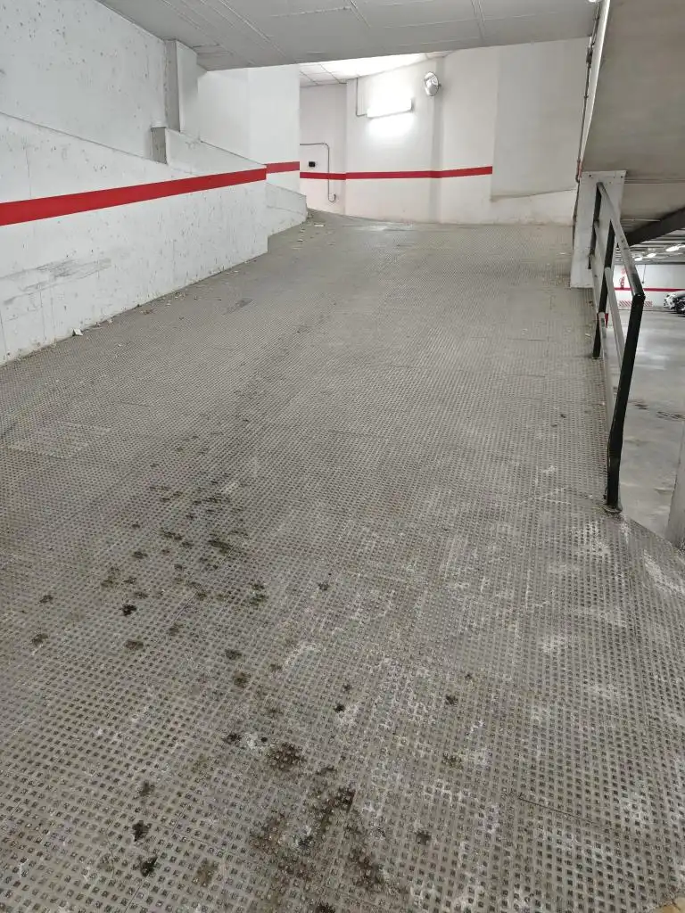 Aparcament de Pis en venda en Totana amb Aire condicionat, Moblat i Forn