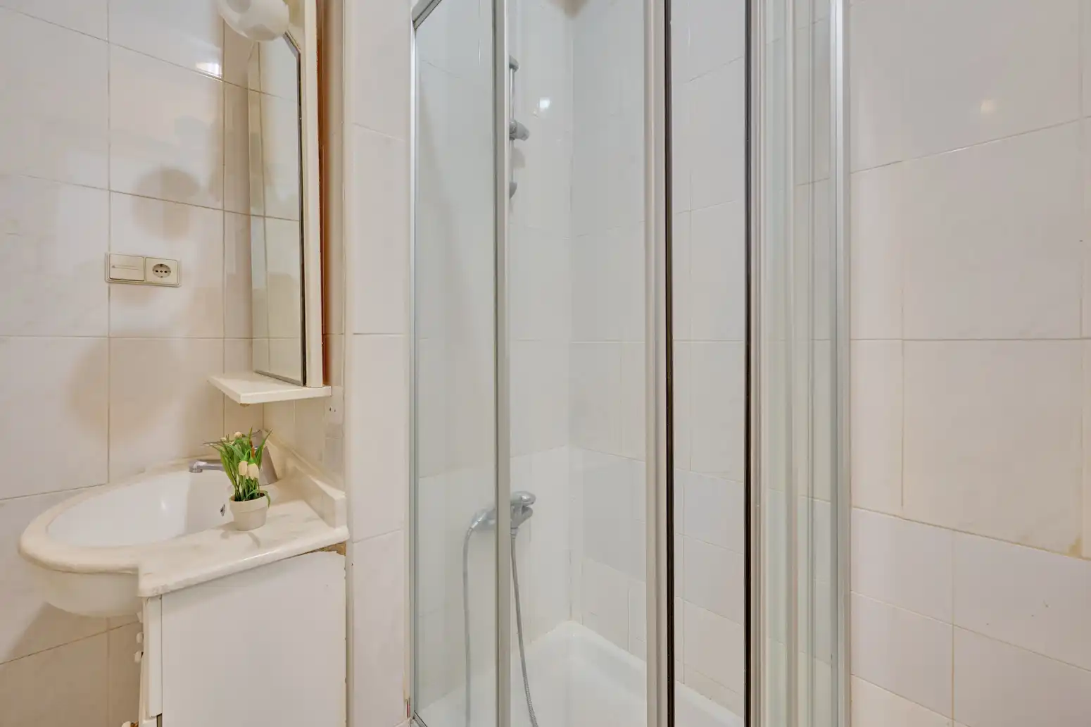 Bathroom of Flat for sale in  Pamplona / Iruña  with Heating and Parquet flooring