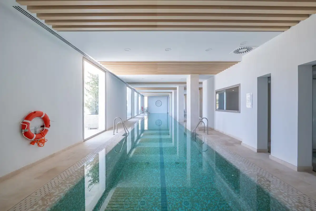 Schwimmbecken von Wohnung zur Miete in Benahavís mit Abstellraum