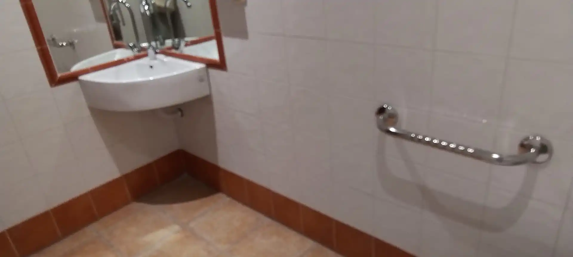 Bathroom of Commercial properties for sale in Jerez de la Frontera  with Air Conditioner