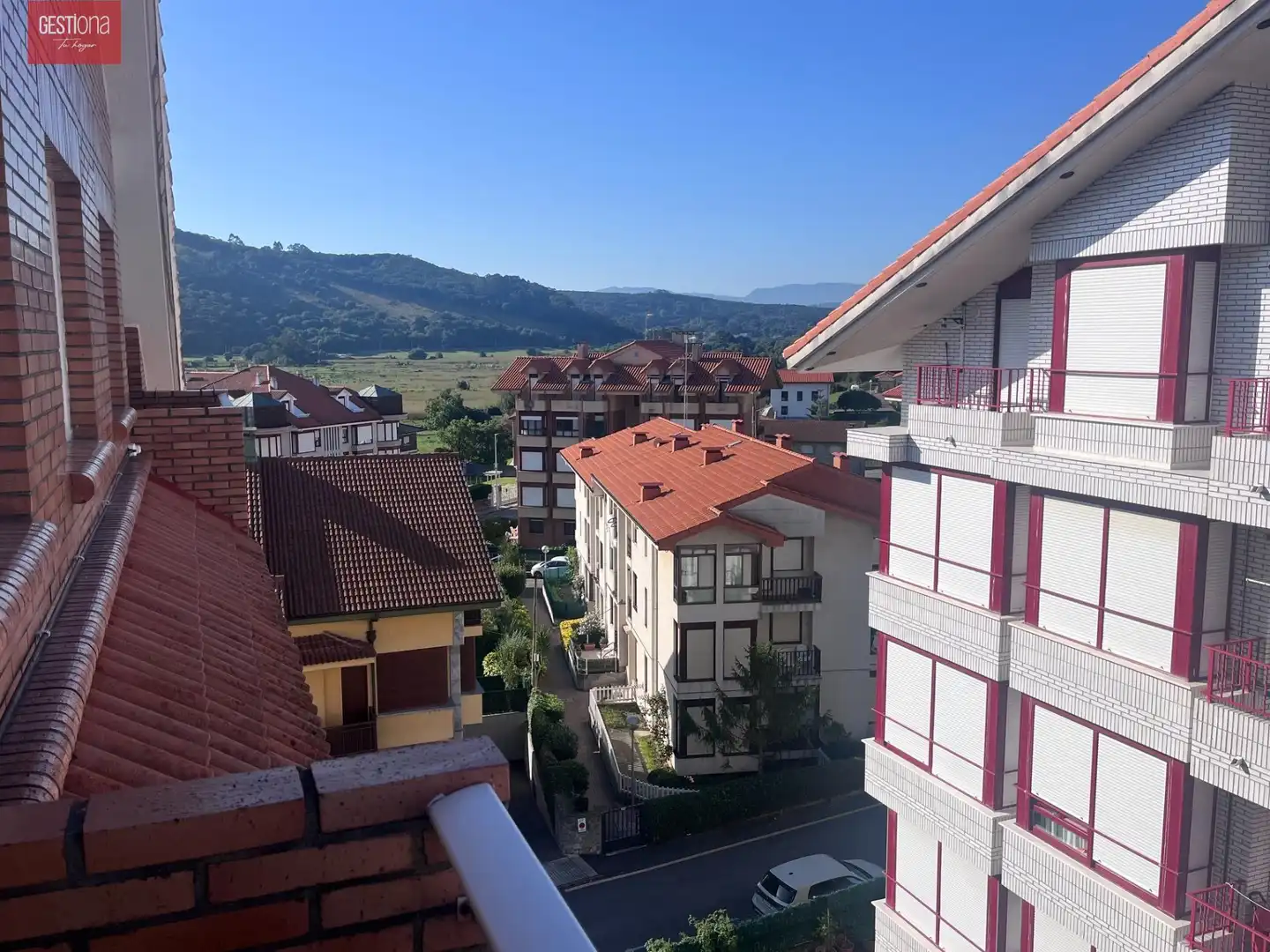 Außenansicht von Dachboden zum Verkauf in Noja mit Heizung, Terrasse und Möbliert