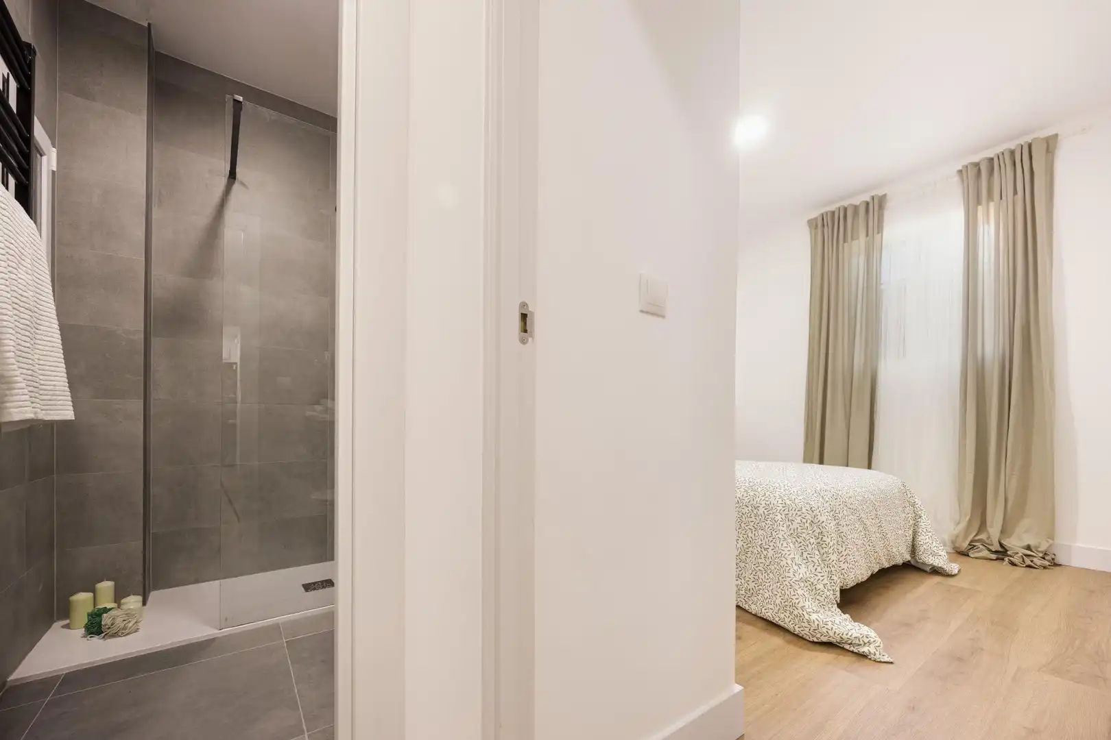 Bedroom of Flat for sale in Madrid