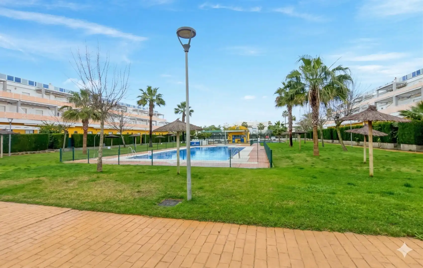 Pis en venda a Calle BEETHOVEN, Las Tres Piedras - Costa Ballena