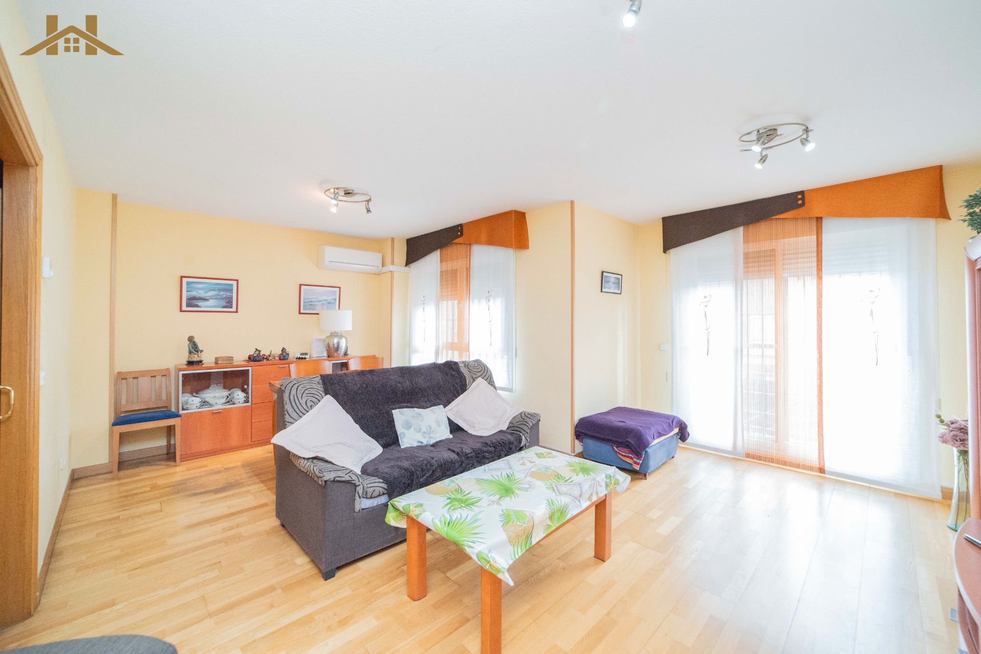 Sala d'estar de Casa adosada en venda en Leganés amb Aire condicionat, Calefacció i Terrassa