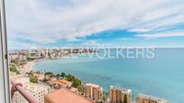 Vista exterior de Apartament en venda en Alicante / Alacant amb Terrassa i Piscina comunitària