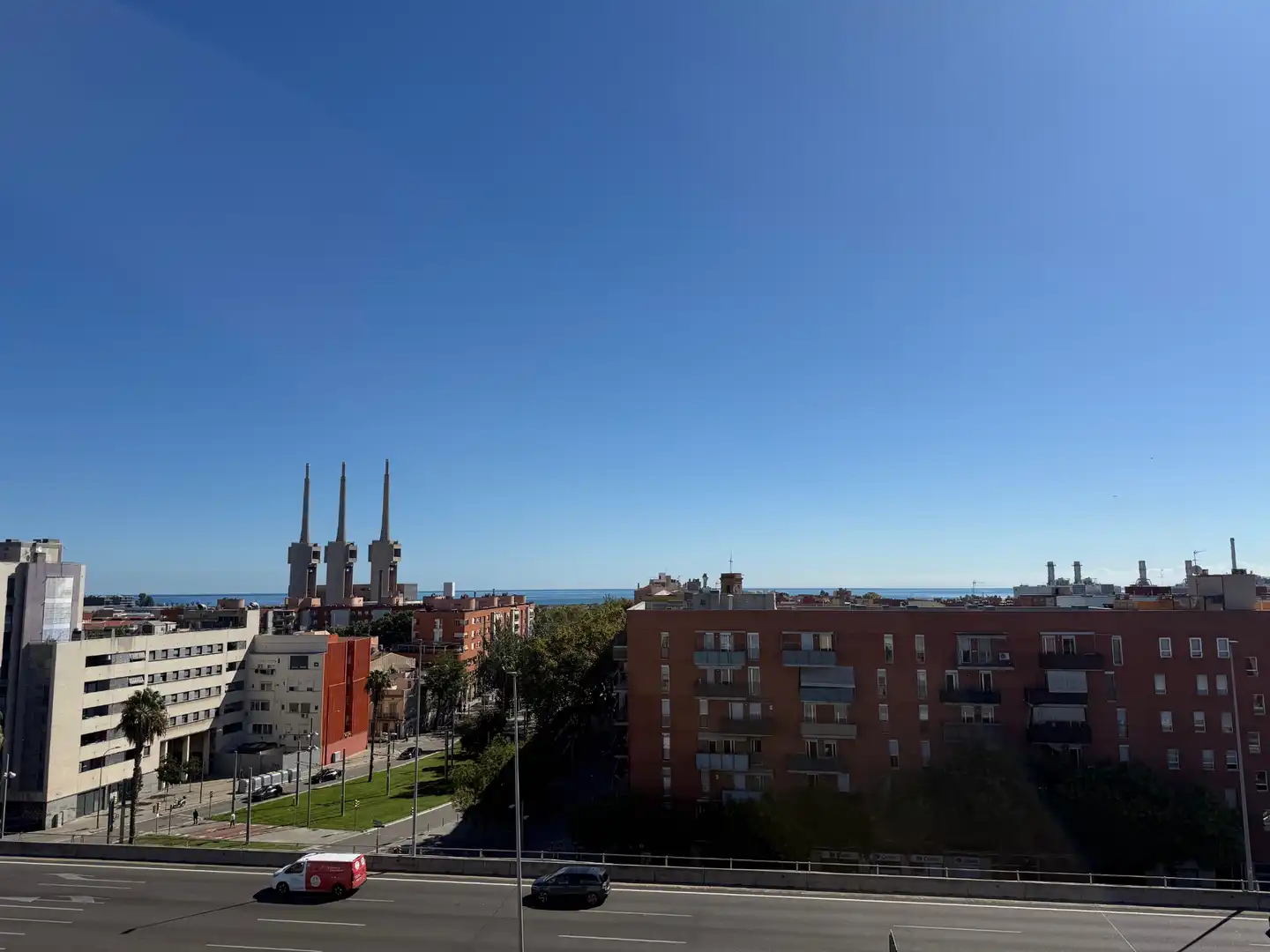 Vista exterior de Pis en venda en Sant Adriá Nord