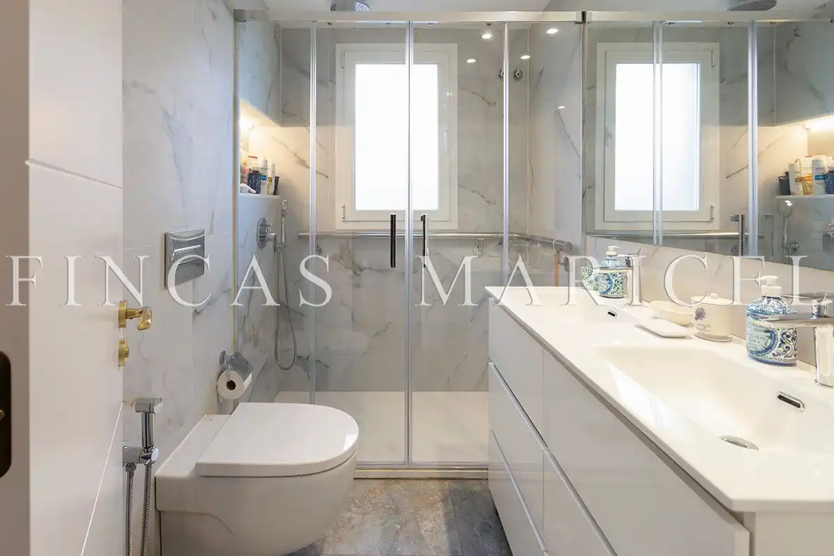 Bathroom of Flat for sale in Sitges  with Heating, Terrace and Storage room
