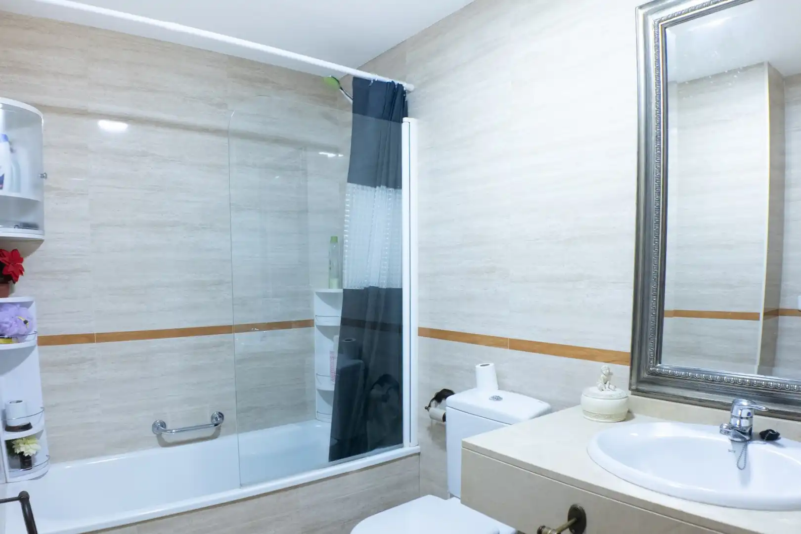 Badezimmer von Wohnung zum Verkauf in Villajoyosa / La Vila Joiosa mit Klimaanlage, Heizung und Privatgarten