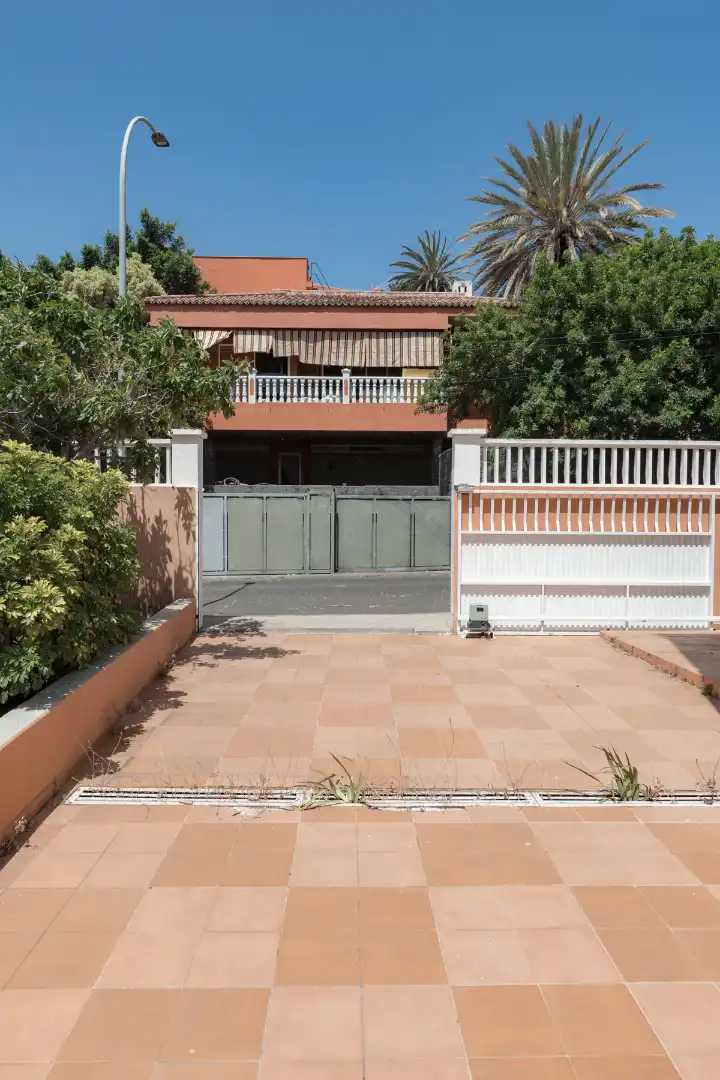Vista exterior de Casa adosada en venta en Santa Cruz de Tenerife con Jardín privado, Horno y Balcón