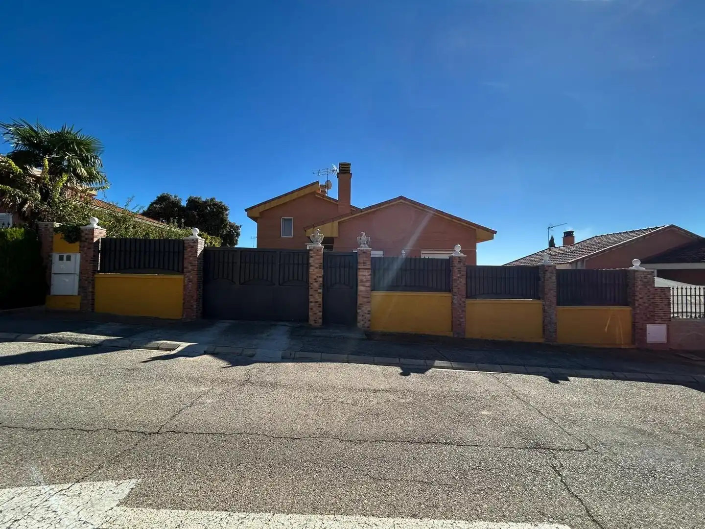 Vista exterior de Casa o chalet en venta en Pioz con Piscina