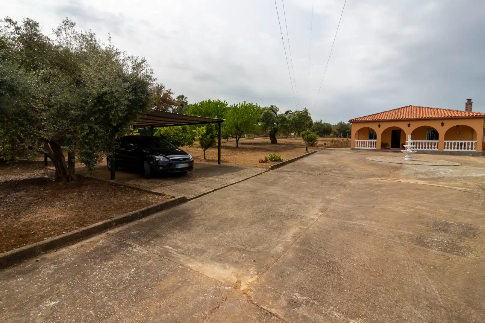 Parkplatz von Haus oder Chalet zum Verkauf in Badajoz mit Klimaanlage, Abstellraum und Schwimmbad