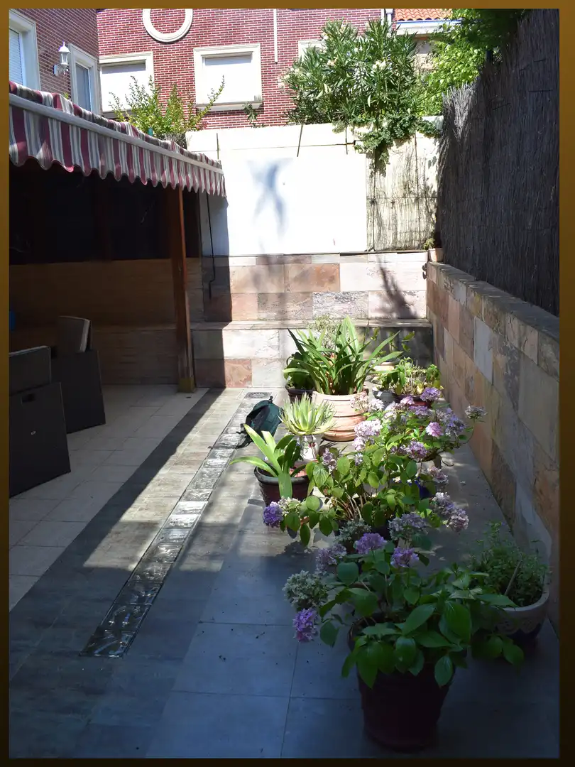 Jardín de Casa adosada en venta en Lardero con Aire acondicionado, Calefacción y Terraza