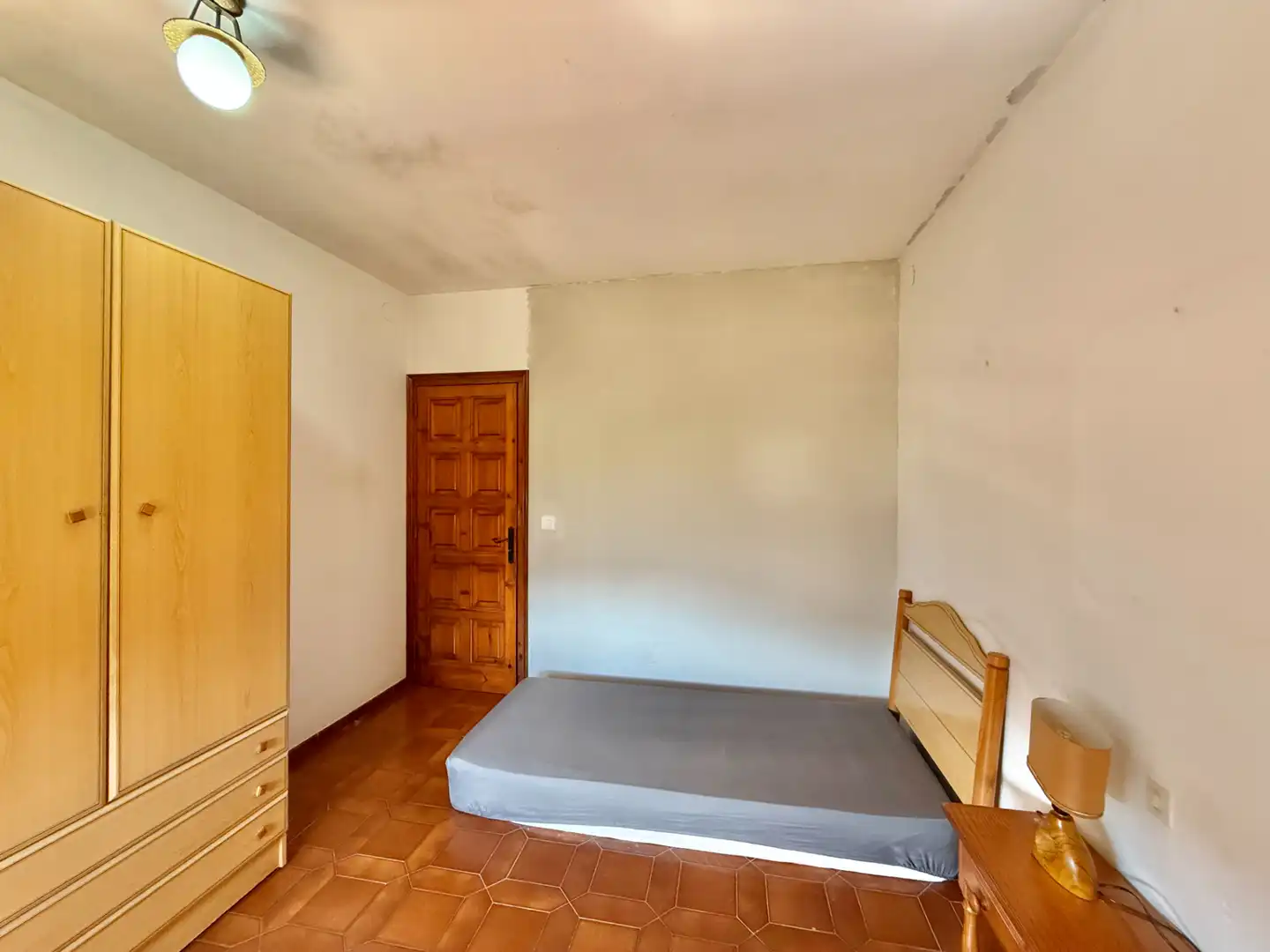 Casa con terraza en venta en Carrer de Guillem de Bonadona 14, imagen 17