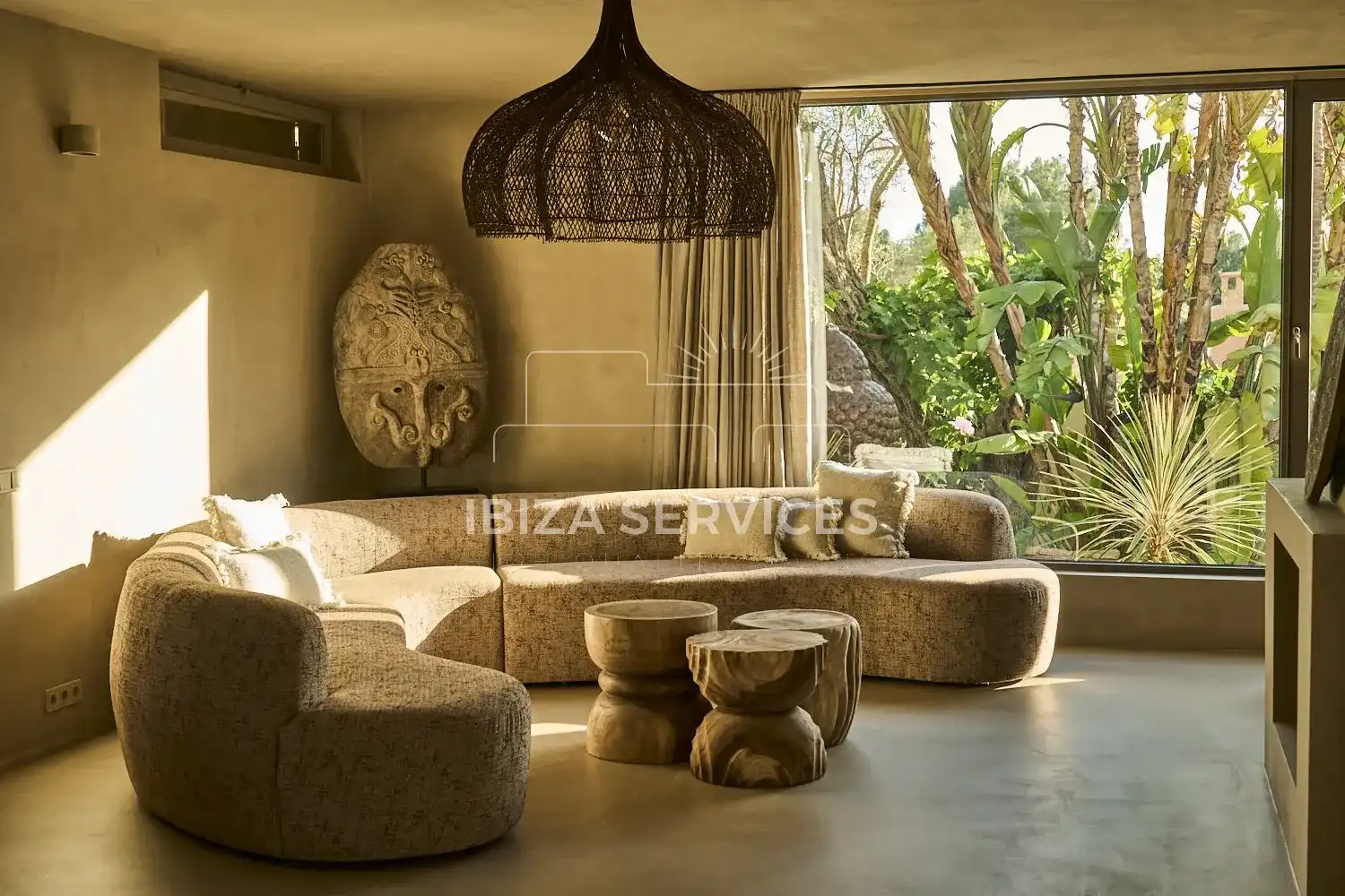 Villa mit Pool zur Miete in Jesús