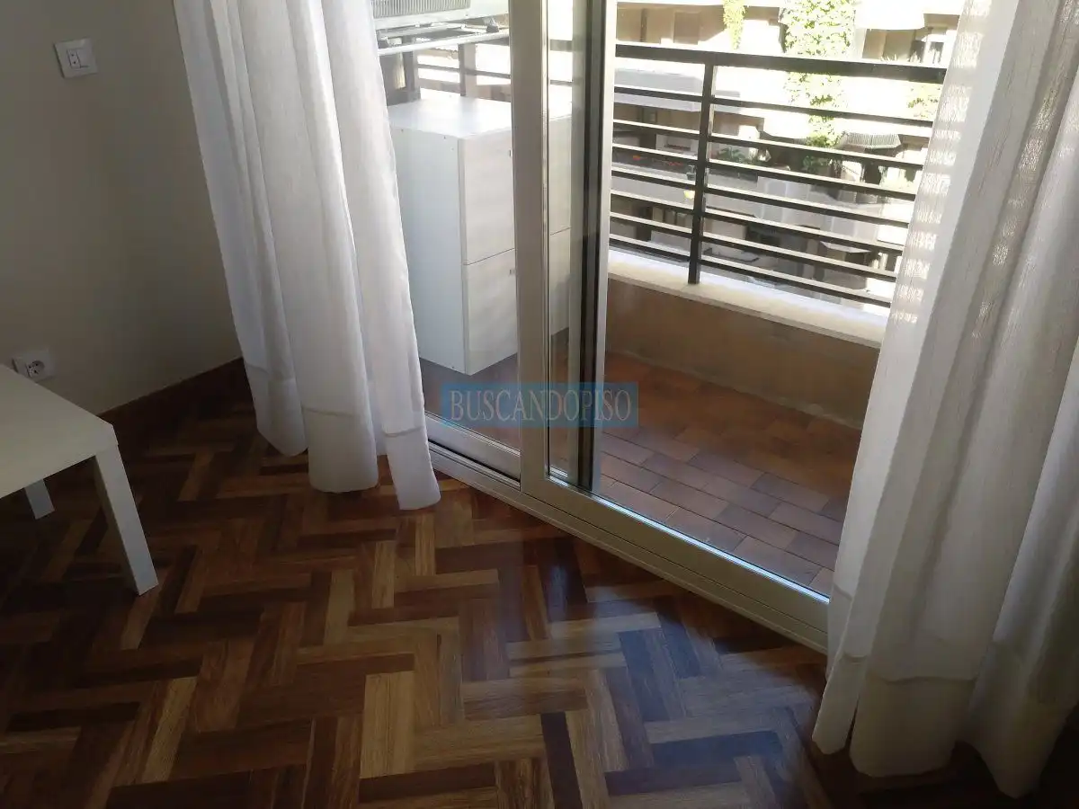 Habitación de Estudio de alquiler en  Logroño con Aire acondicionado, Calefacción y Parquet