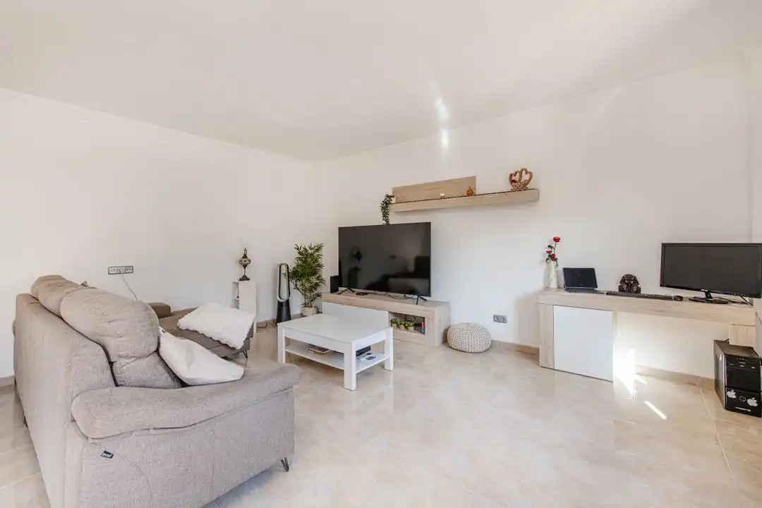 Sala d'estar de Casa adosada en venda en Marratxí amb Terrassa i Balcó