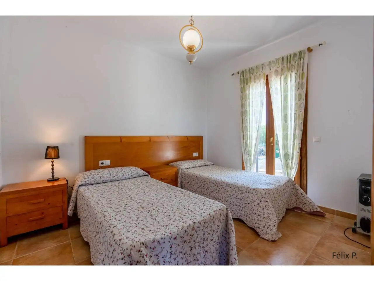 Dormitori de Finca rústica en venda en Muro amb Aire condicionat, Jardí privat i Terrassa