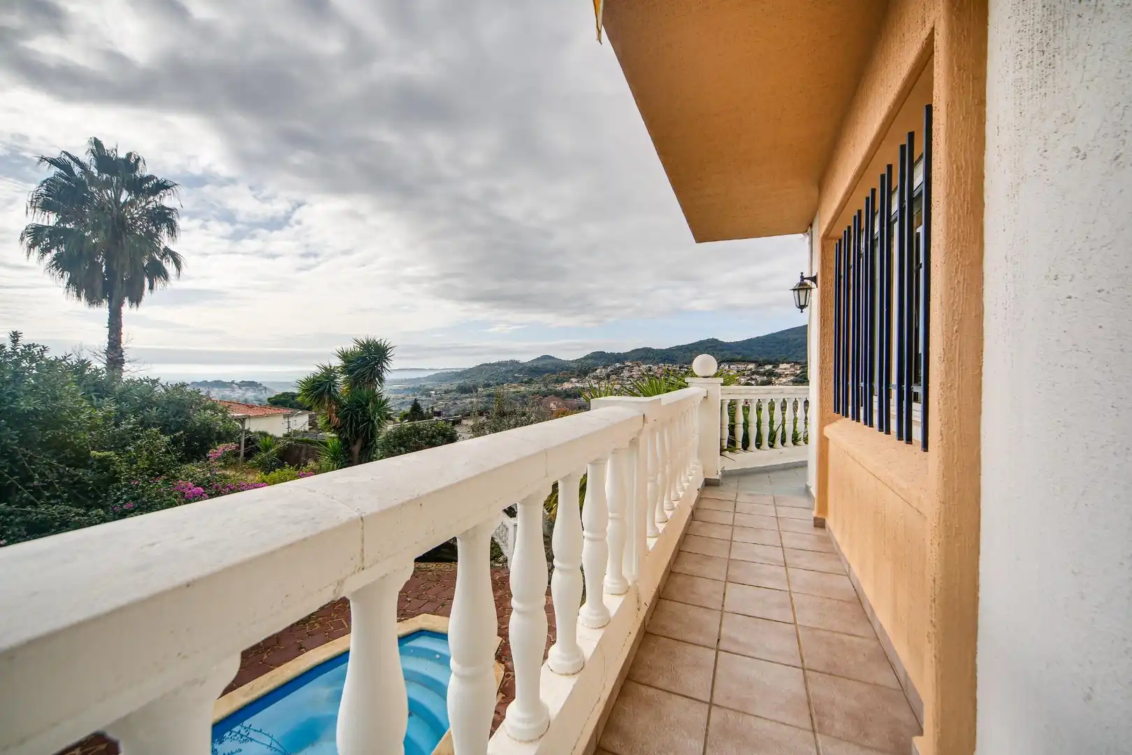Vista exterior de Casa o xalet en venda en Caldes de Montbui amb Aire condicionat, Calefacció i Jardí privat