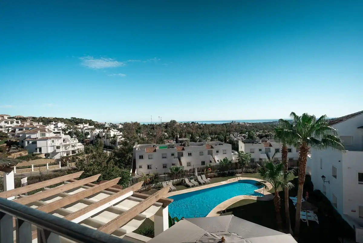 Àtic amb piscina en venda a Nueva Andalucía