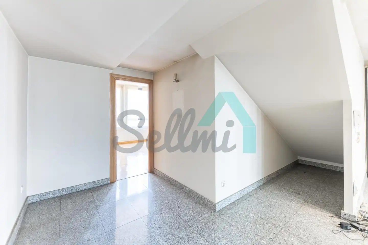 Flat for sale in Oviedo   with Parquet flooring