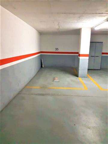 Garaje en Venta en Avenida Valencia, 18 en Requena